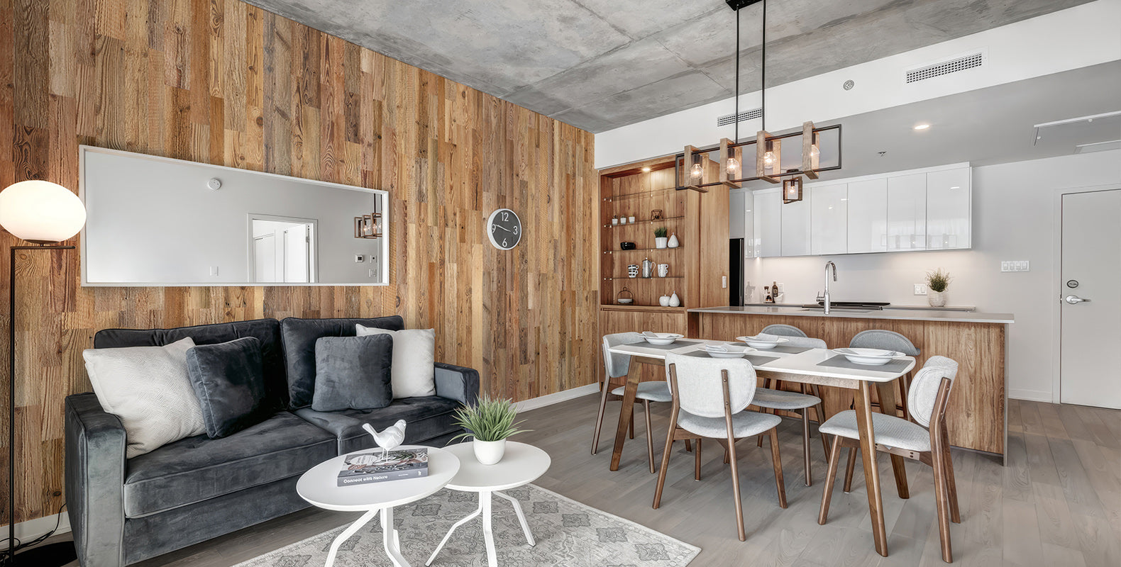 Habiller un mur en bois : Astuces et Styles pour une Décoration Chaleureuse et Tendance